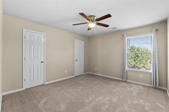 Building Photo - 542 Cedar Branch Dr