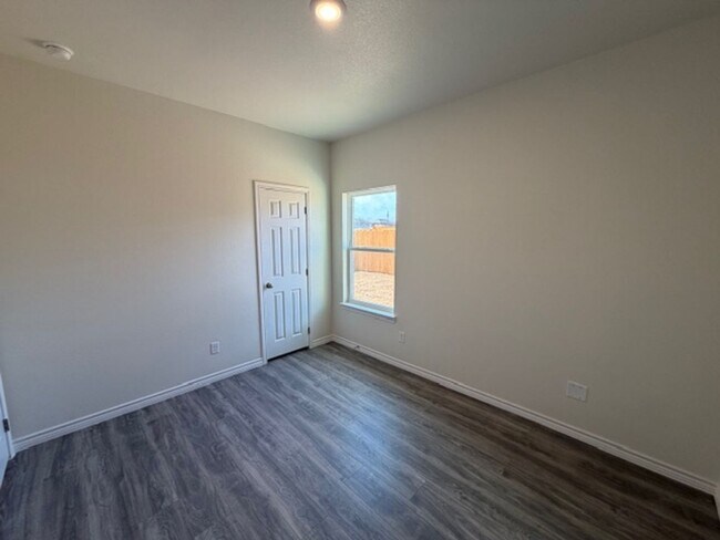 Building Photo - 1624 Pima Trail