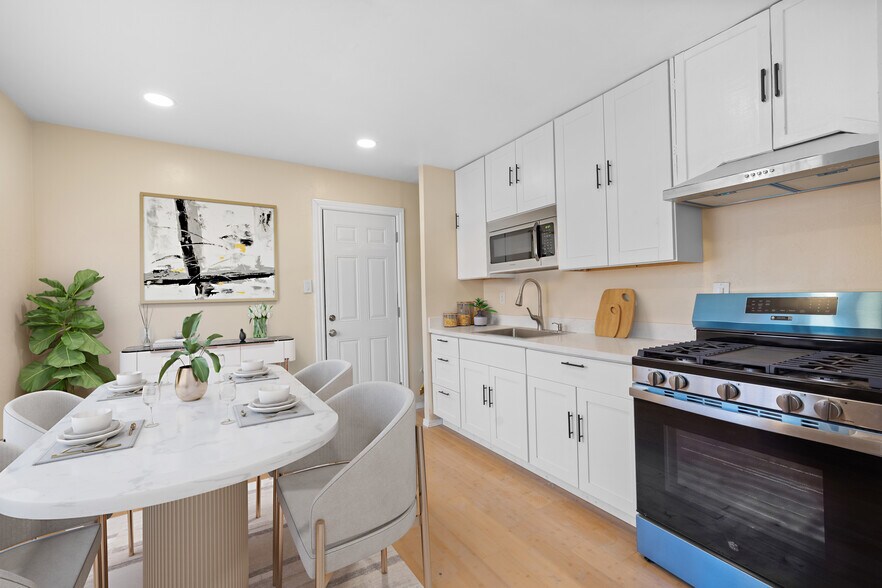 Building Photo - 437 Duboce Ave