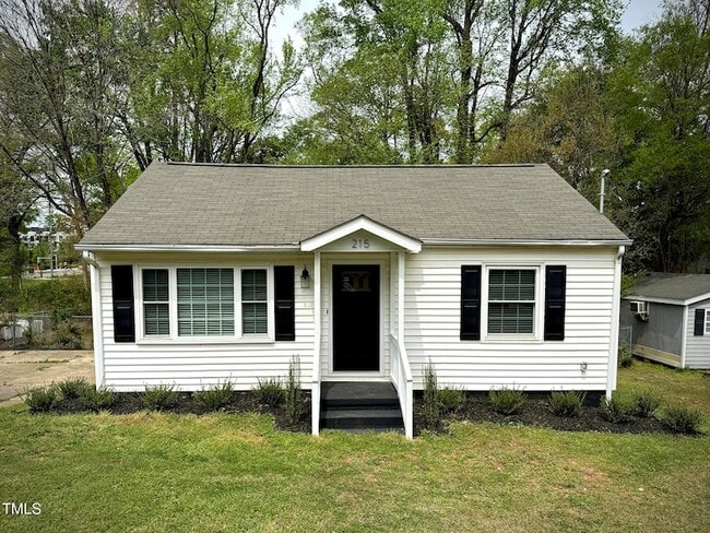 Building Photo - 215 Walnut St