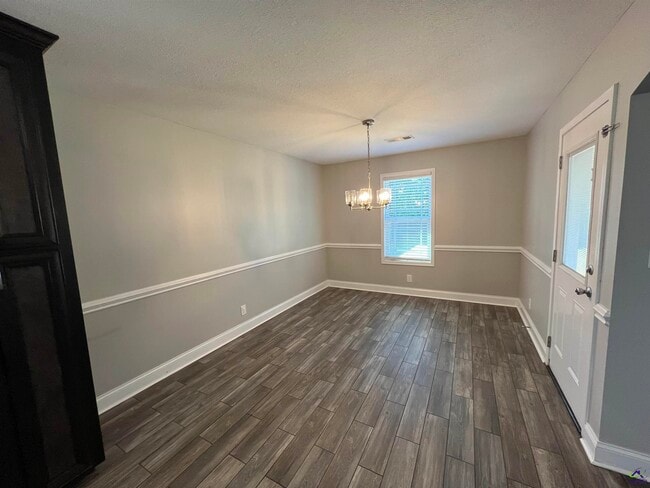 Building Photo - 114 Tahoe Ln