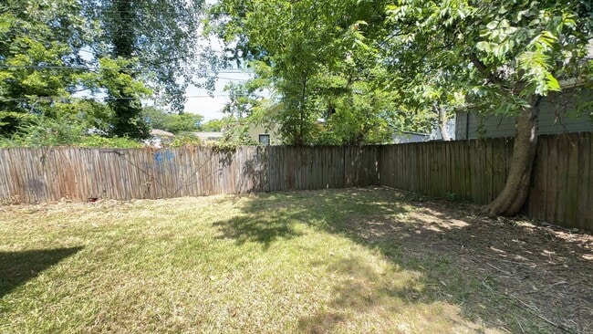 Building Photo - Newly Renovated 3 Bedroom 1 Bath | Open to Section 8 | Midtown - 1/2 OFF The First Month's Rent