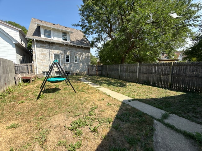 Building Photo - 3201 N 39th St