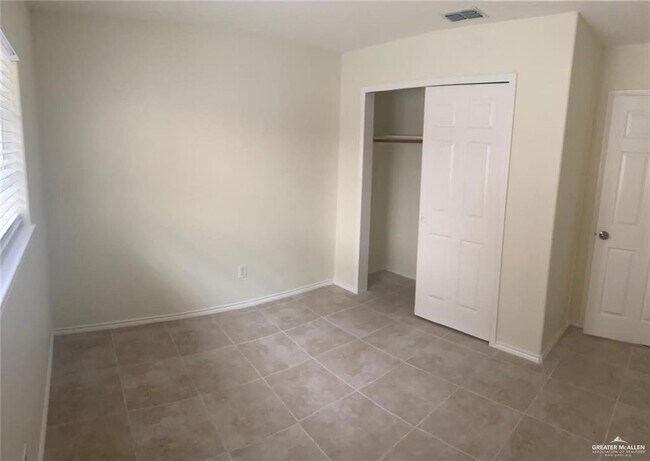 Building Photo - 15 Santa Idalia Cir