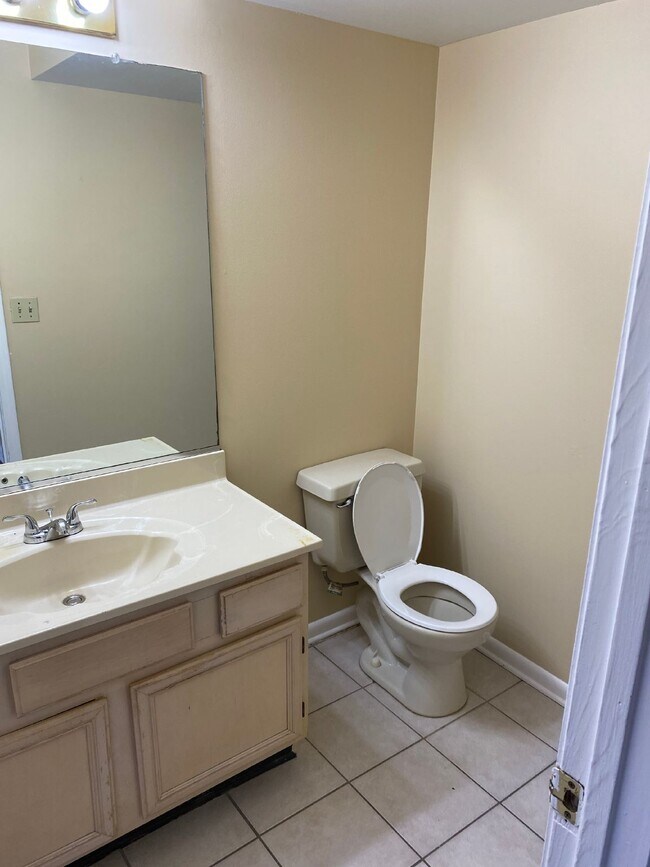 Building Photo - "Charming 2-Bedroom Retreat in Jonesboro – Cozy 750 Sq Ft Home Awaits!"