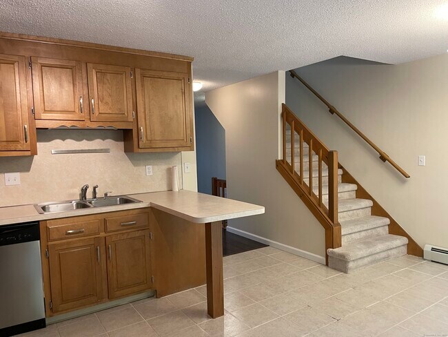 Building Photo - 110 Songbird Ln