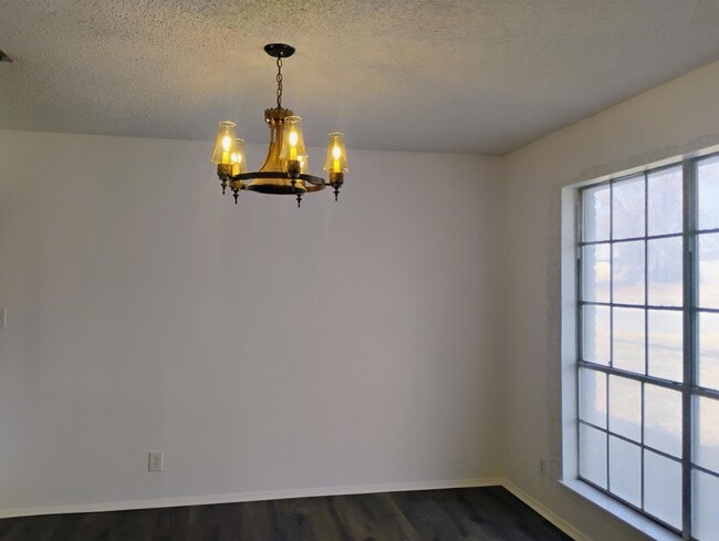 Building Photo - 322 Enchanted Way