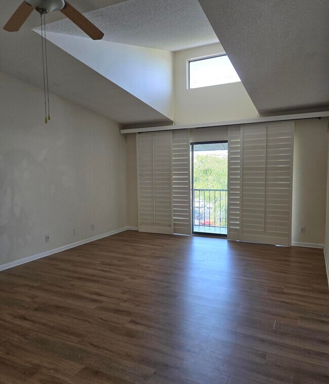 Building Photo - 1009 Green Pine Blvd