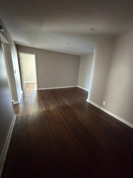 Building Photo - 676 Park Ave