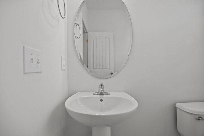 Building Photo - 1709 Shady Oaks Dr