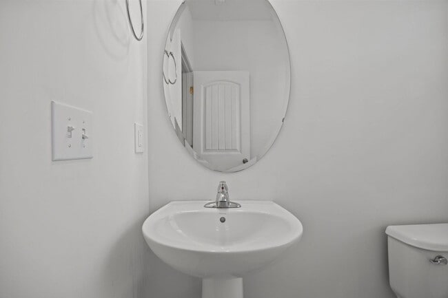 Building Photo - 3-Bedroom Home with Spacious Layout & Private Backyard in Wendell