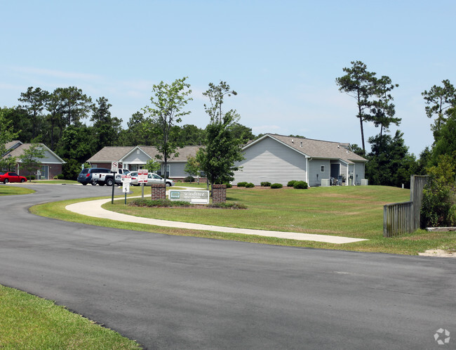 Primary Photo - Windtree Apartments