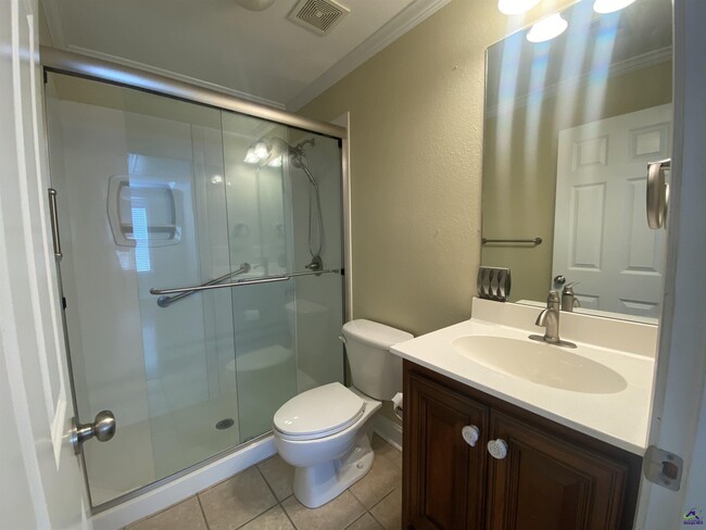 Building Photo - 338 Ivystone Dr