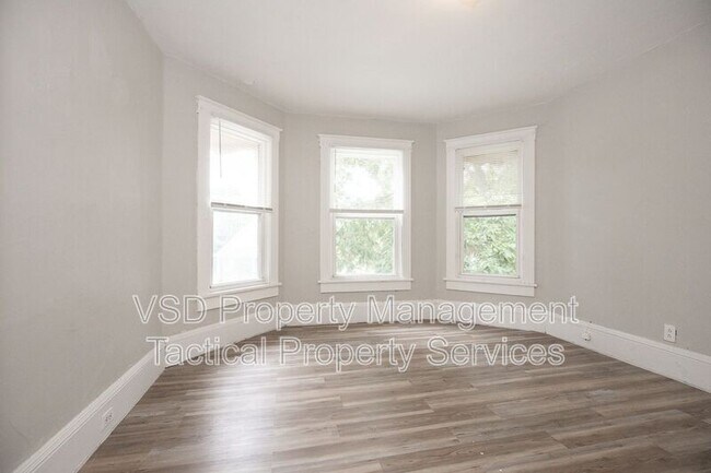 Building Photo - 1583 E 84th St