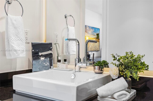 Building Photo - 101 20th St