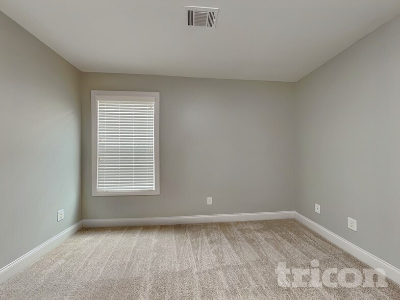 Building Photo - 207 Runnel View