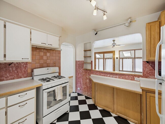 Building Photo - 1816 Orchard Pl
