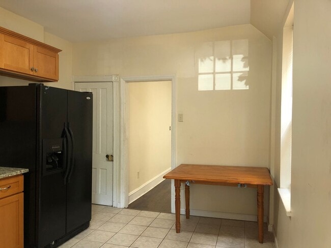 Building Photo - Fantastic 4 Bedroom/ 1 Bath Renovated Home...