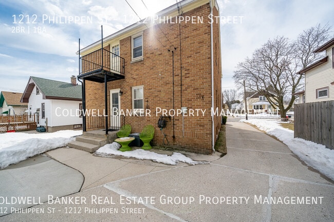 Building Photo - 1212 Philippen St