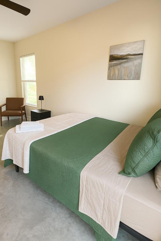 Building Photo - 2010 Lake Cannon Dr NW