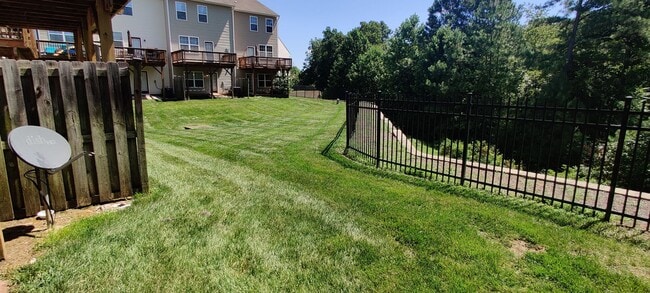 Building Photo - 13315 Diamond Ridge Dr