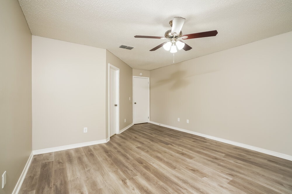 Building Photo - 8532 Sturbridge Cir W