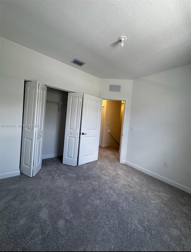 Building Photo - 140 SW 184th Way