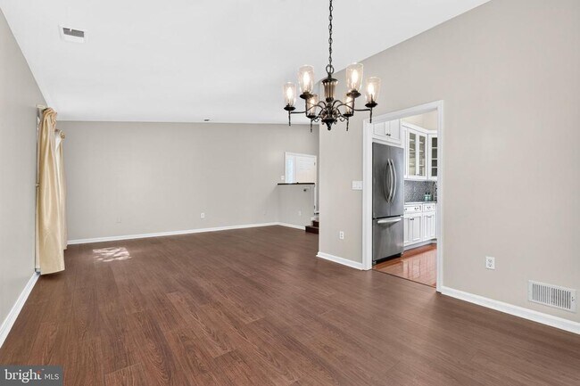 Building Photo - 6 Youngs Farm Ct