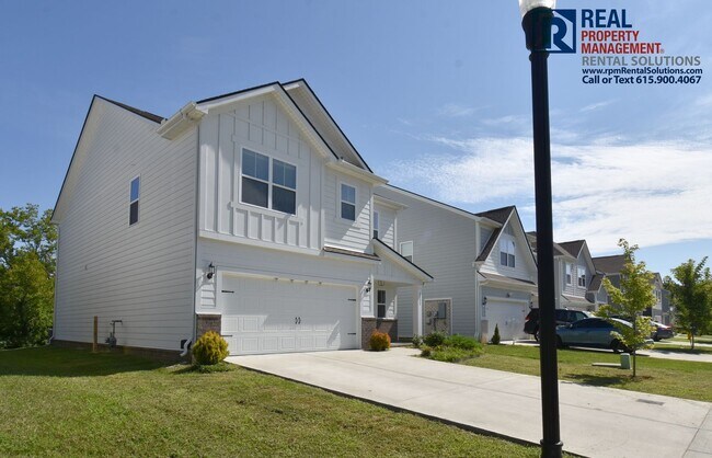Building Photo - Gorgeous and modern 5 bd 3 ba home in Smyrna! Neighborhood pool and playground!