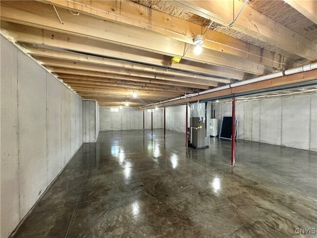 Building Photo - 6251 Meadow Dr