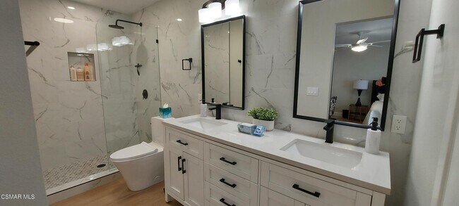 Building Photo - 3327 Rainbow Creek Cir