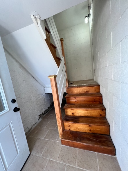 Building Photo - 121 E Lancaster Ave