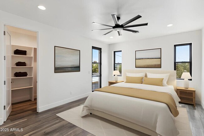 Building Photo - 902 W Hazelwood St