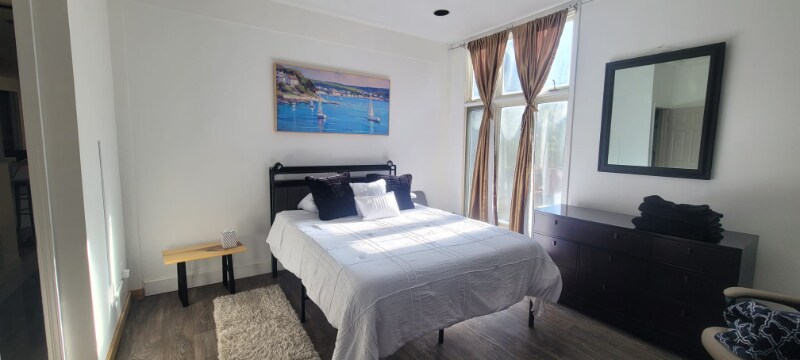 Building Photo - 2 Newtown Turnpike