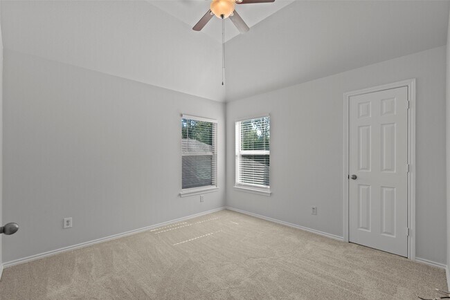 Building Photo - 12850 Pecan Shores Dr