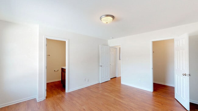 Building Photo - 812 S Old Sevierville Pike