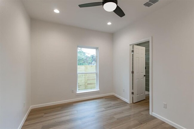 Building Photo - 508 Brown St