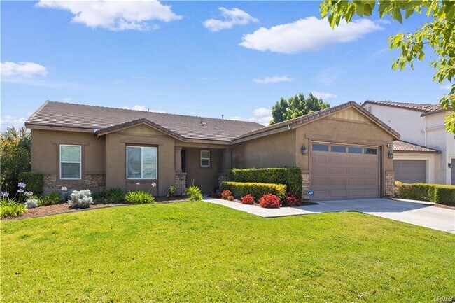 Building Photo - 14807 Meadows Way