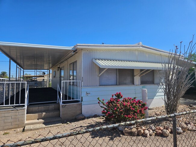 Building Photo - CUTE 2 Bed/2 Bath Mobile on 2 lots in Cent...