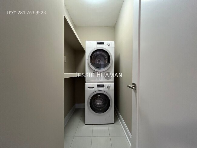 Building Photo - 80 N Moore St