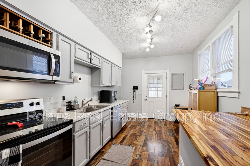 Building Photo - 1201 St Peter St