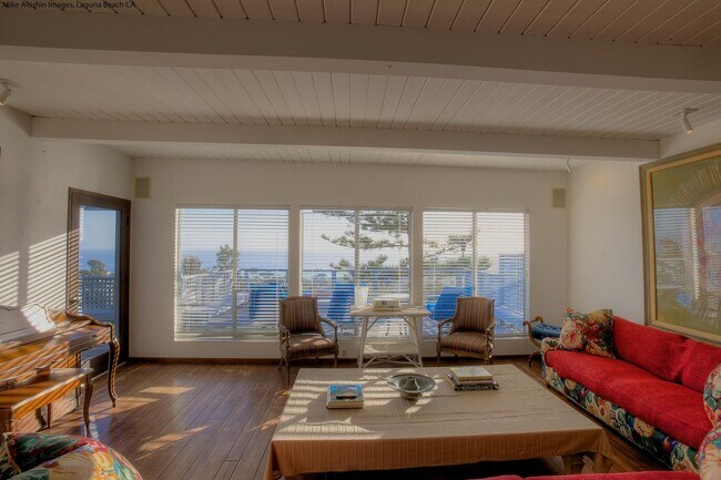 Building Photo - Views Galore in Laguna Beach Walk to Beach...