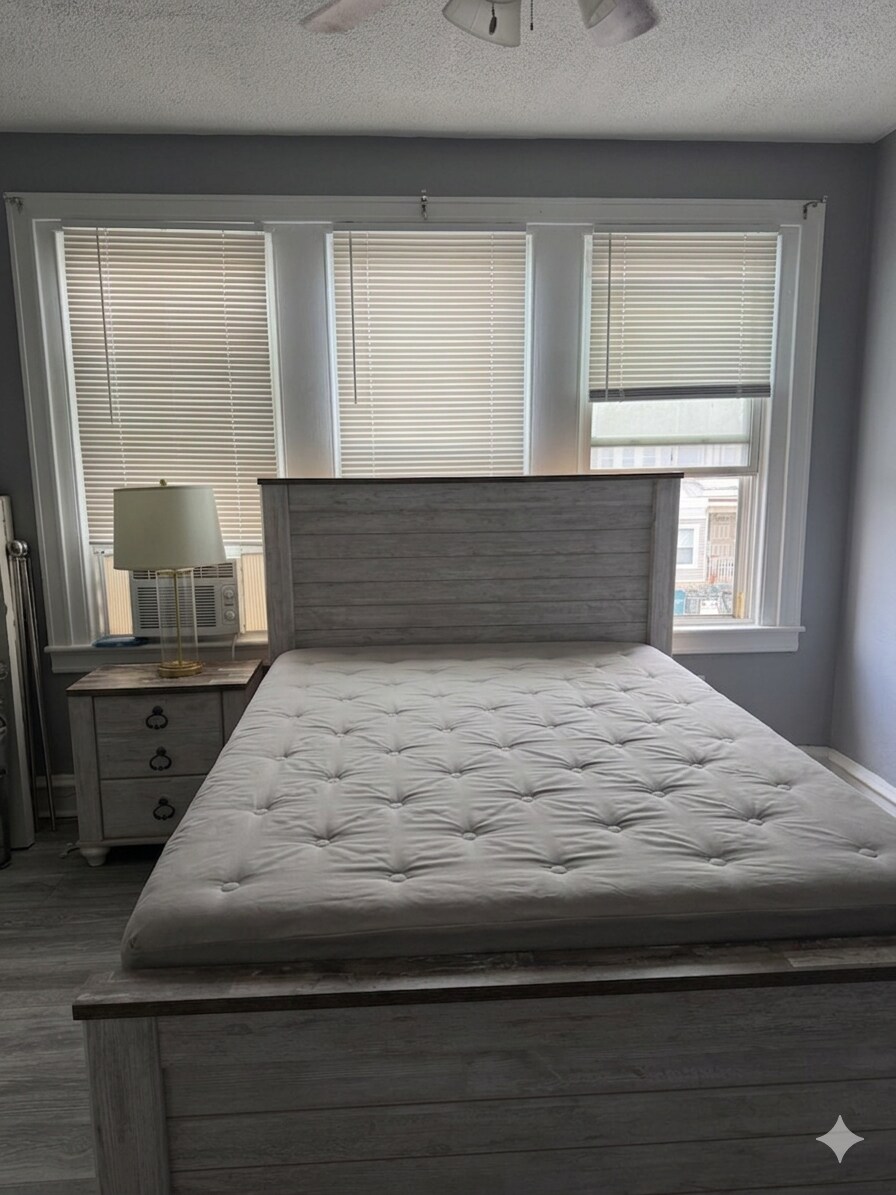 Master Bedroom - 4744 Sheffield Ave