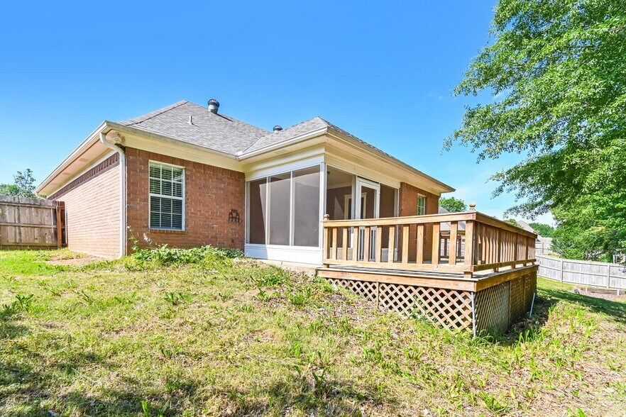 Building Photo - 70 Desoto Ave