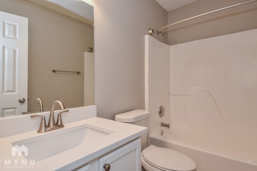 Building Photo - 7953 Lake Wind Ct