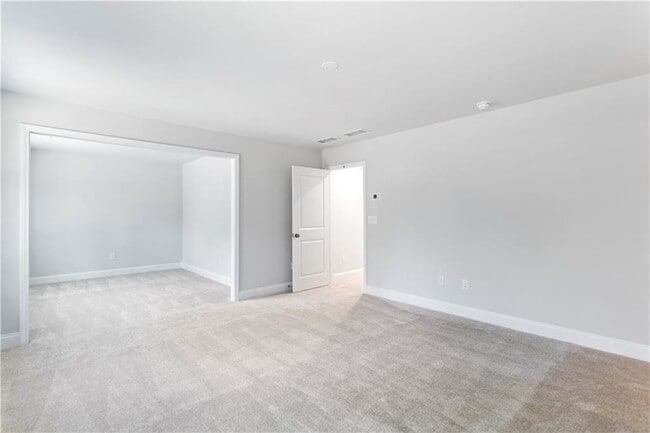 Building Photo - 425 Greyfield Dr