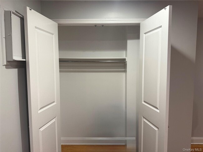 Building Photo - 1000 E 35th St