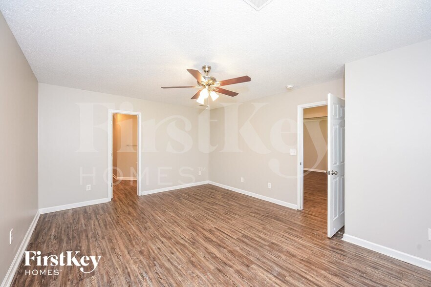 Building Photo - 423 Aberdeen Cir