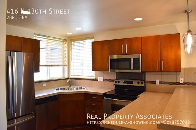Building Photo - 416 N 130th St
