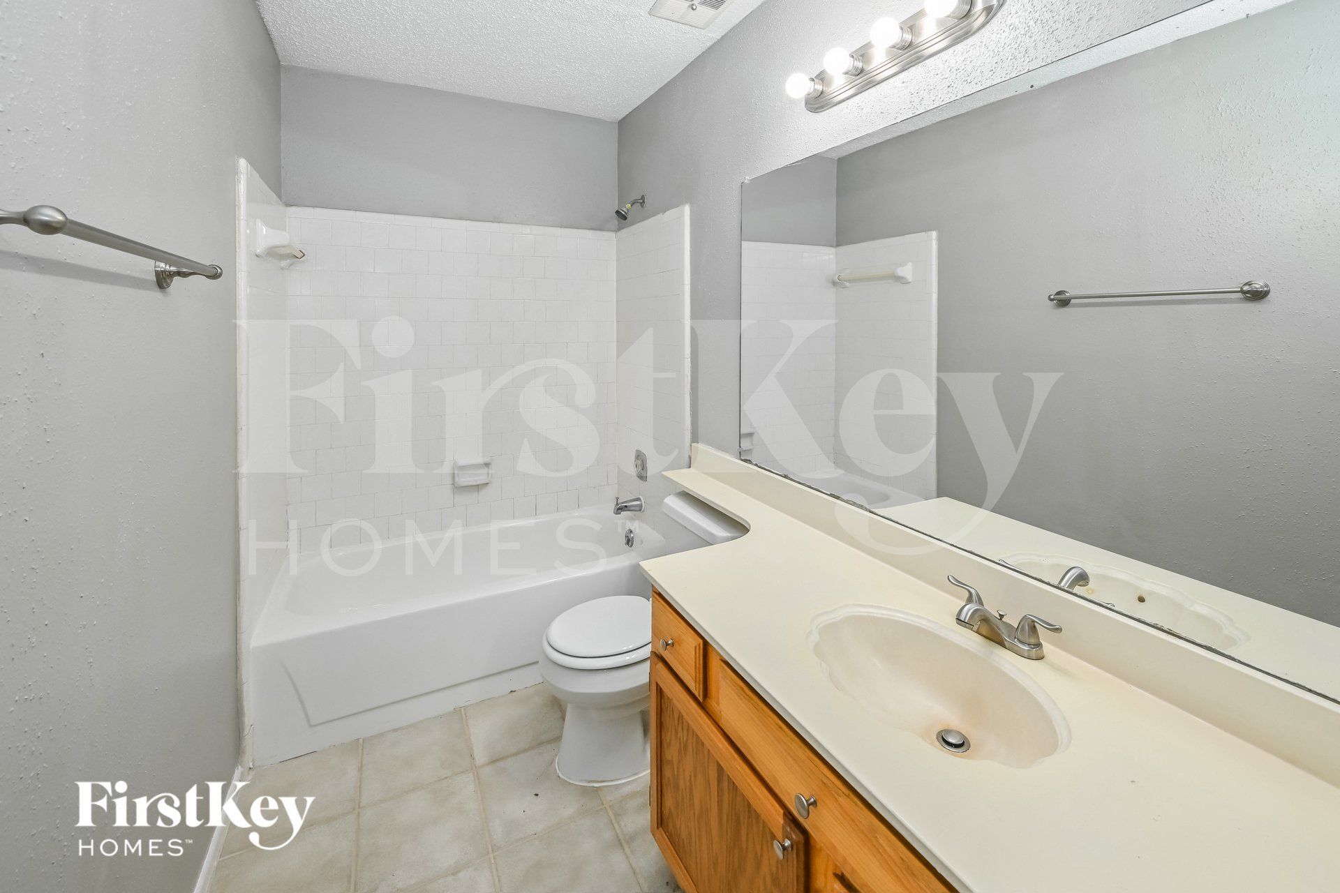 Building Photo - 18007 Sagecroft Dr